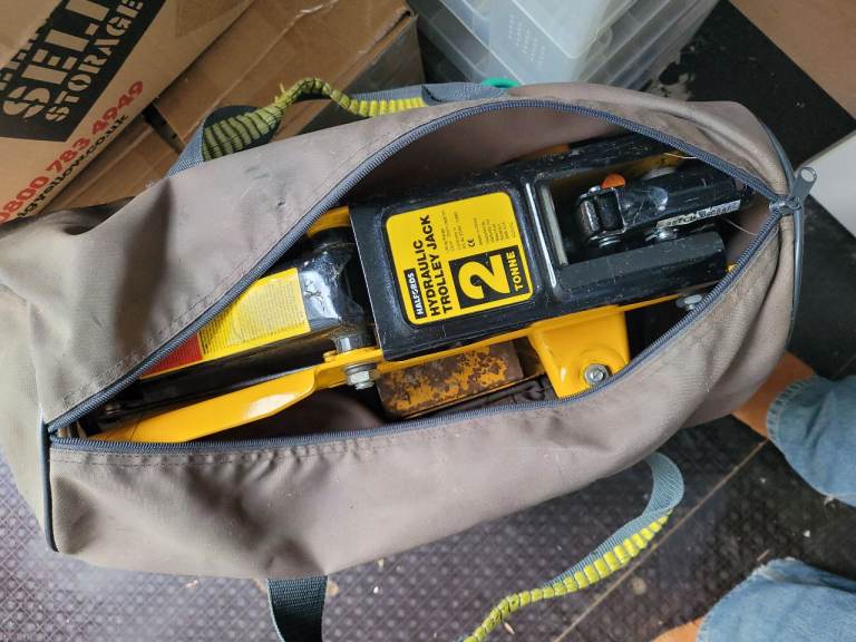 2 tonne car jack with torque wrench