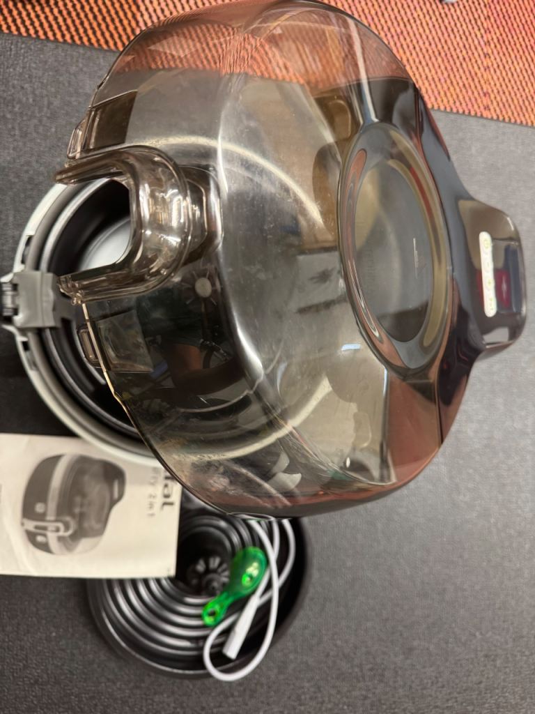 Tefal ActiFry 2 in 1 - Black, Good Condition