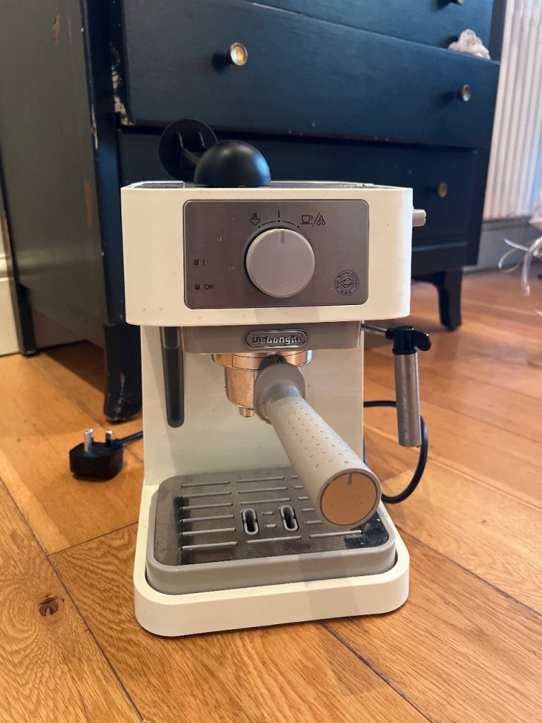 EC260 Stilosa Manual Pump Espresso Coffee Machine, Cream