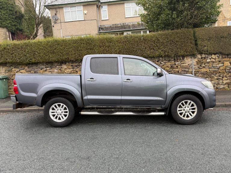 2013 Toyota Hilux INVINCIBLE 3.0 D-4D DOUBLE CAB 4X4 AUTO GREY PICK UP Diesel Automatic