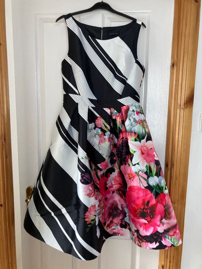 Debut dress with pockets Stunning Multicoloured Floral/Striped Dress – Size 14, Good Condition