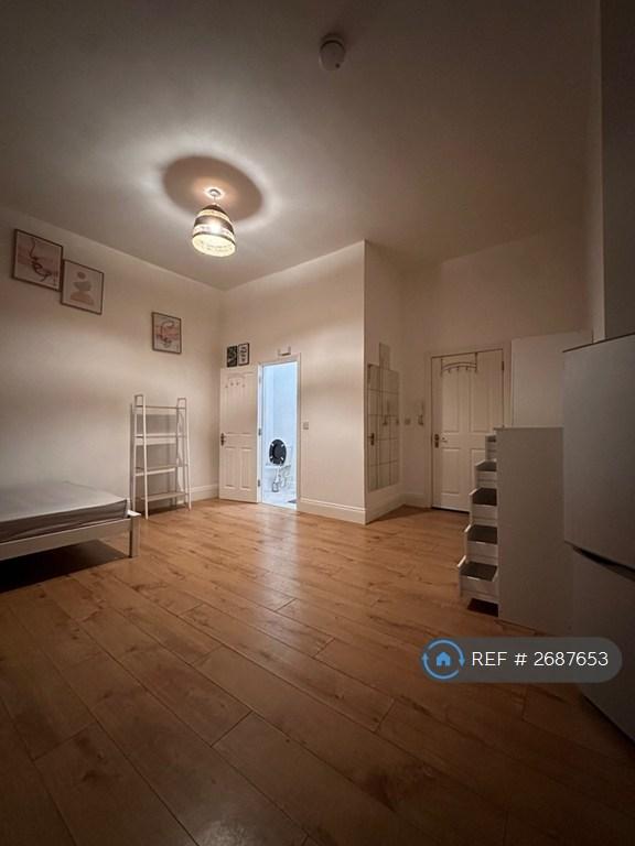 Studio flat in Wimborne Road, Bournemouth, BH2 (#2687653)