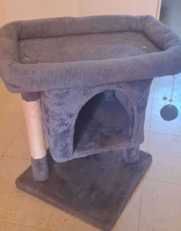Small Cat Tree 