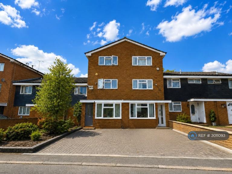 4 bedroom house in Bannister Close, Greenford, UB6 (4 bed) (#3011093)