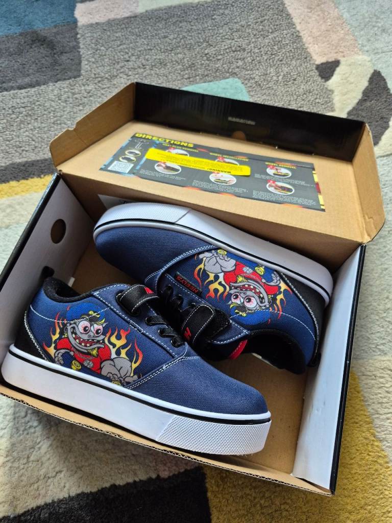 Heelys size 3