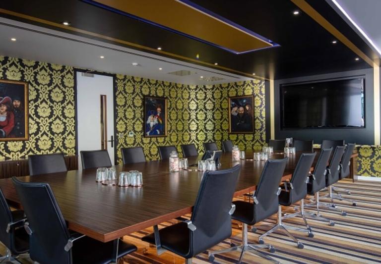 Flexible Serviced Spaces For 3 to 120 People - Private Offices to Rent in Monument EC3R