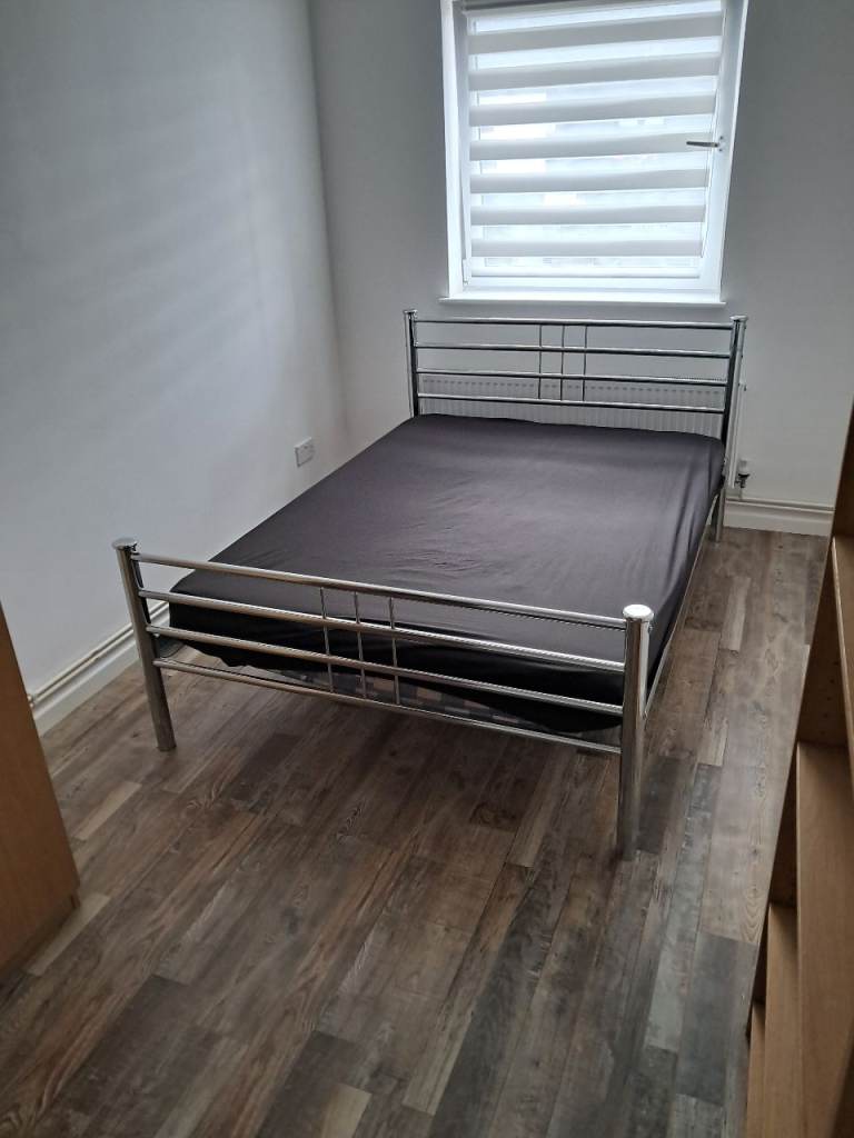 Large Room to rent