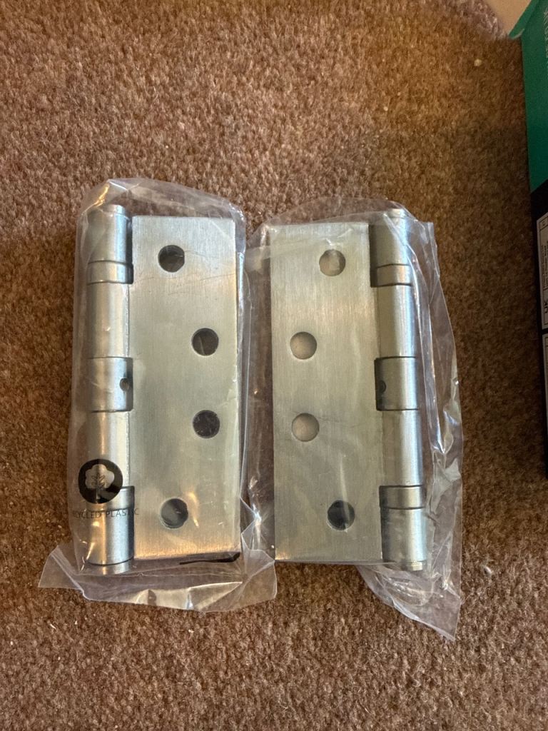 11 x Pairs of Stainless Steel Door Hinges – Brand New