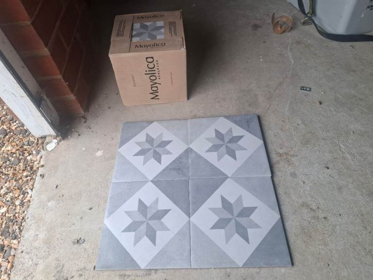 Mayolica porcelain wall or floor tiles 