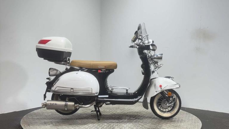 Lexmoto Milano 2020 2K GOOD RUNNING PROJECT SCOOTER 125CC LEARNER BIKE