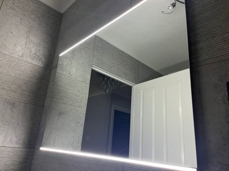 Modern LED Bathroom Mirror – As Good As New 100x70cm