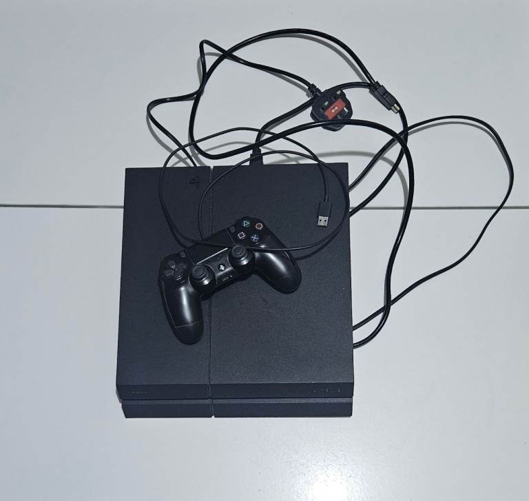 Ps4 Console and Controller
