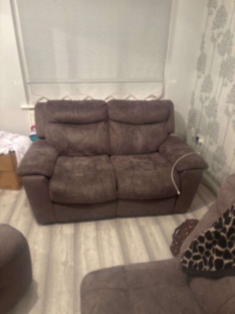 2 seater recliner 