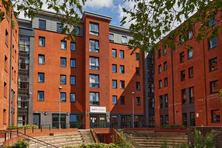 Private ensuite room to rent