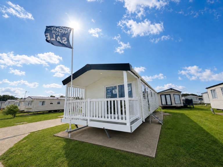 🌊 **SEA VIEWS. INTEGRATED DECKING. YOUR COASTAL ESCAPE AWAITS.** 🌊