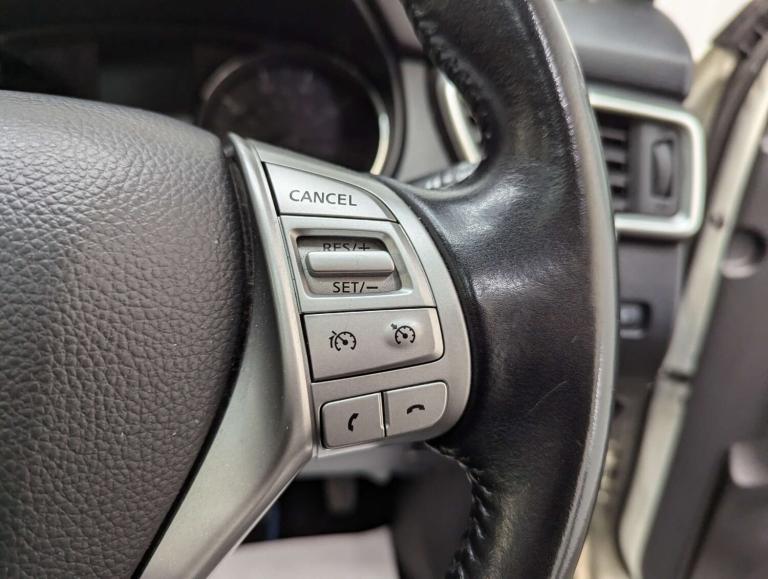 2015 Nissan Qashqai 1.5 Qashqai N-Tec+ dCi 5dr SUV Diesel Manual