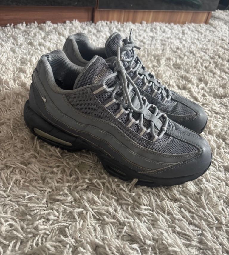 3 pairs of air max 95
