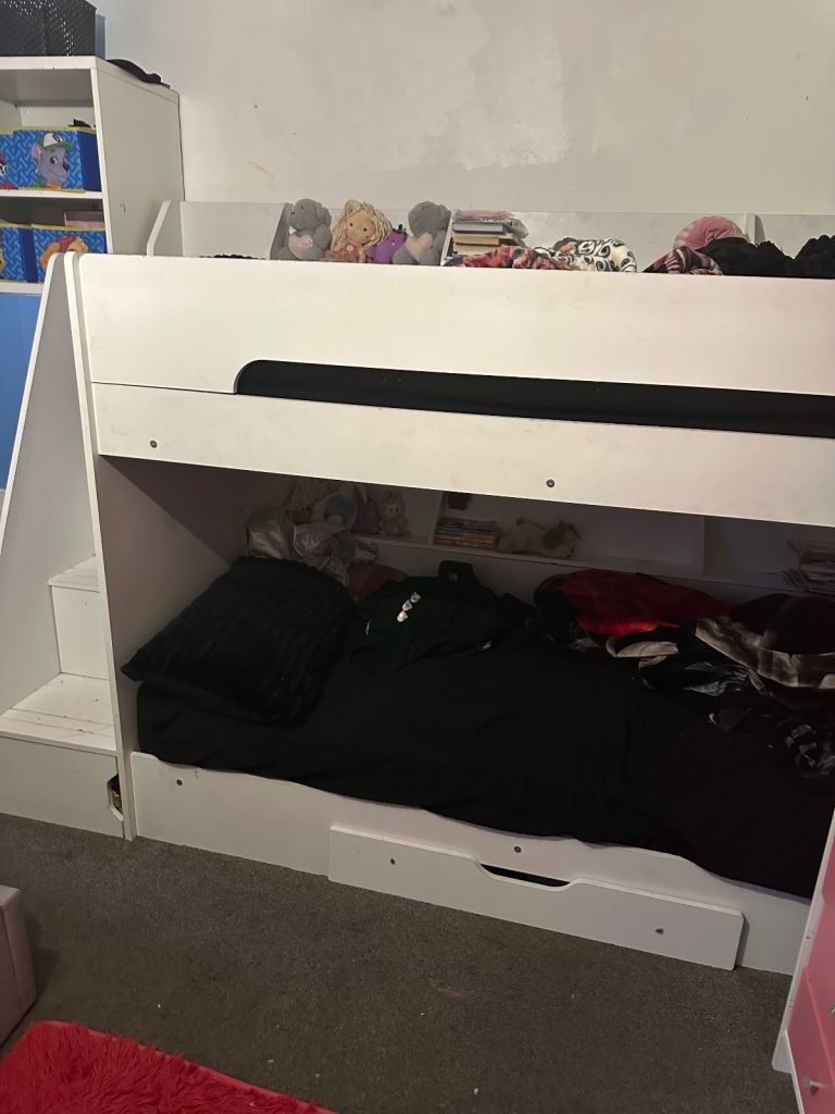 Bunk bed