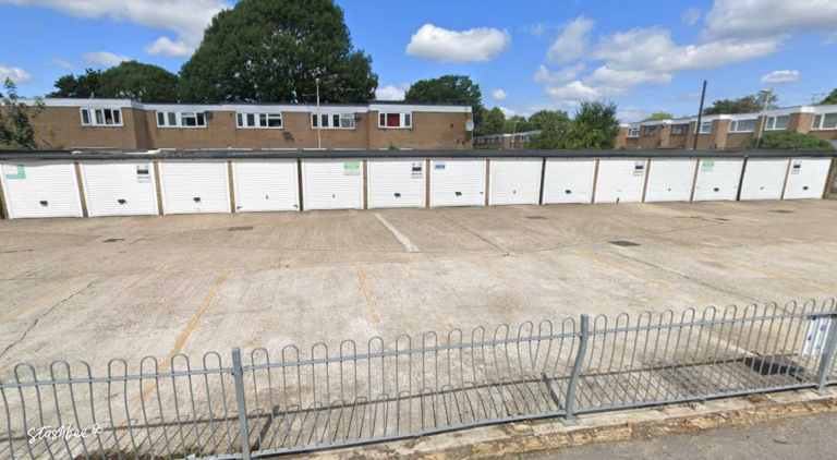 Garage to rent in Farnborough (GU14) | Stashbee