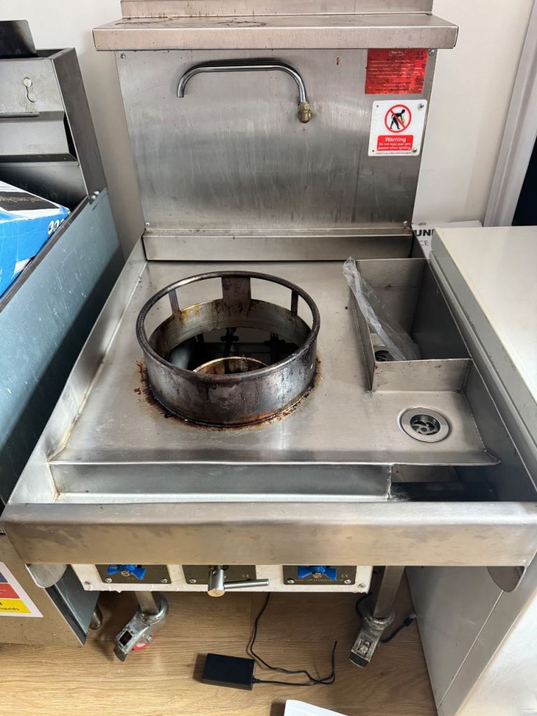 Chinese fryer with tap