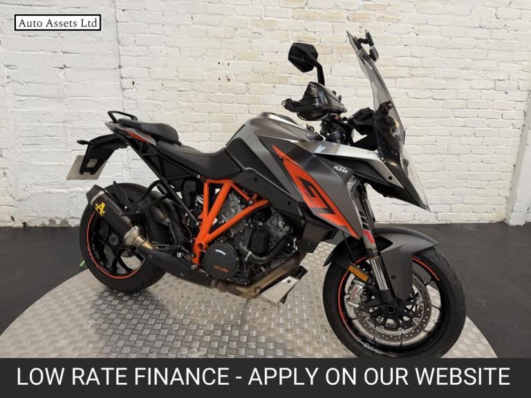 2017 KTM 1290 Super Duke GT 1290 Sports Tourer Petrol Manual Euro 4 (175 ps) Sports Tourer Petrol...