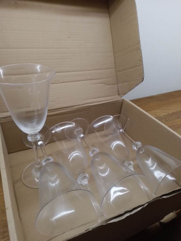 WINE GLASSES x6