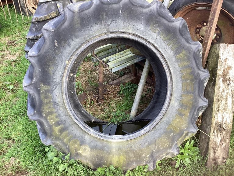 2 x continental front tractor tyres 340/85R24