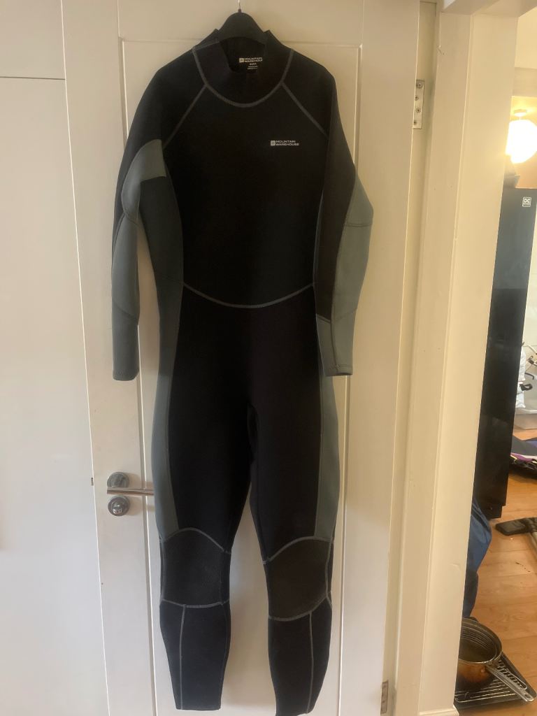 Men’s mountain warehouse wetsuit