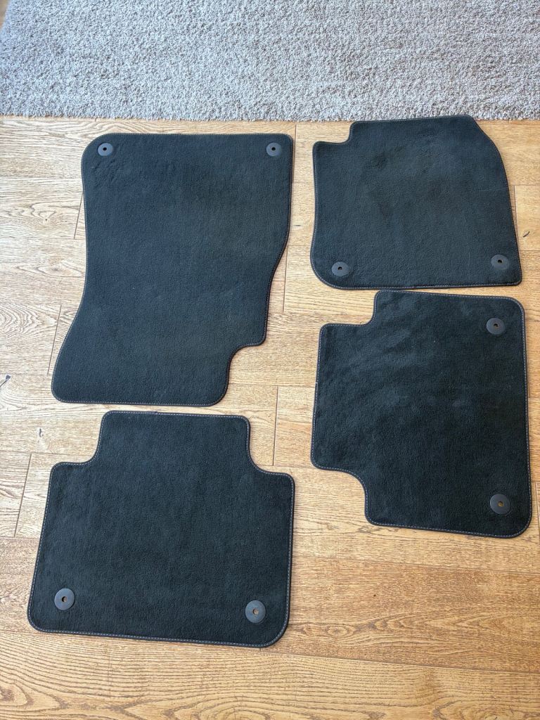 VW Touareg 2021 car mats