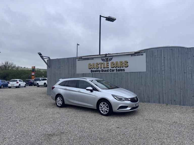 2017 Vauxhall Astra CDTi ecoTEC BlueInjection Design Estate Diesel Manual