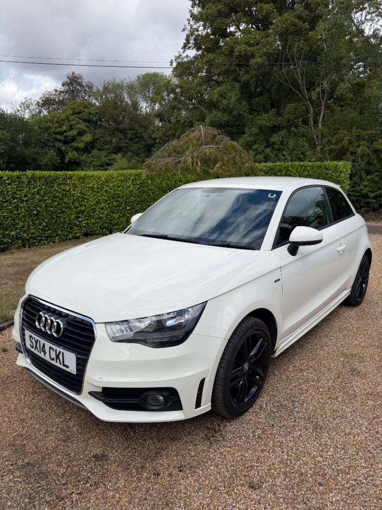 Audi A1 S line – White – Black Alloys – Excellent Condition