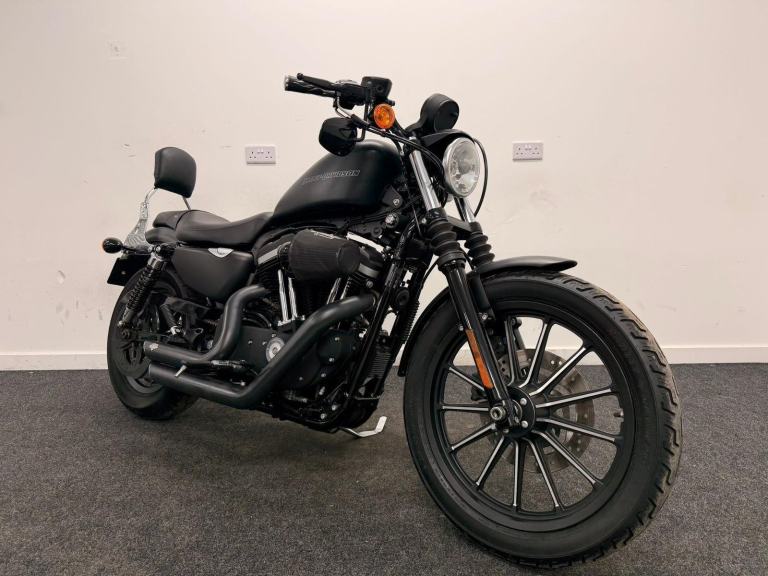 HARLEY-DAVIDSON XL883N IRON ** VANCE AND HINES EXHAUST - 12 MONTHS MOT **