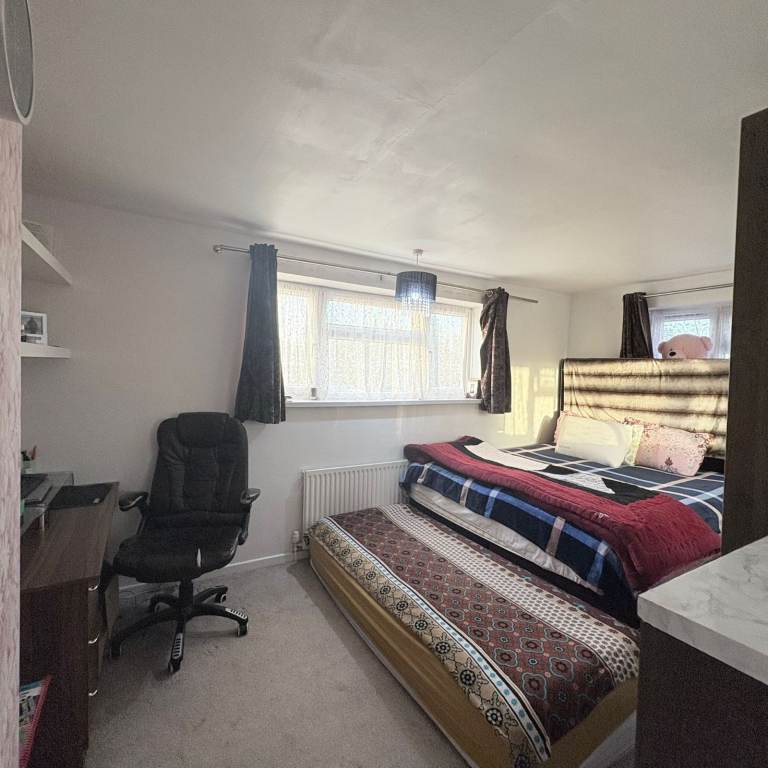 2 Bed Semi detached House for Rent ,Usk Road,Rg30