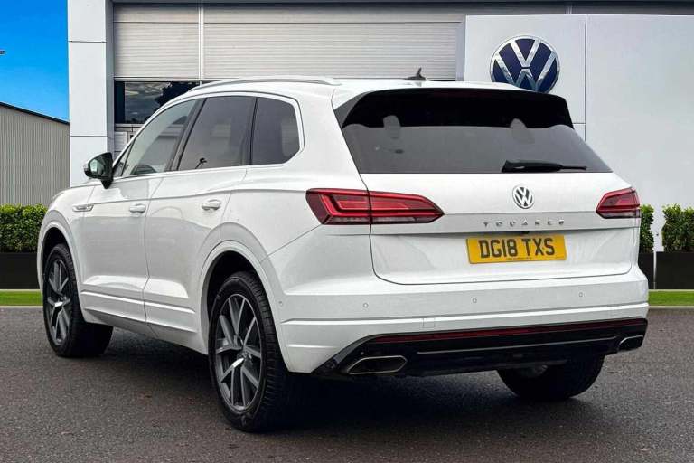 2018 Volkswagen Touareg 3.0 V6 TDI 4Motion R-Line Ã¢Â­Â14 way power adjustment, Innovation cockp...