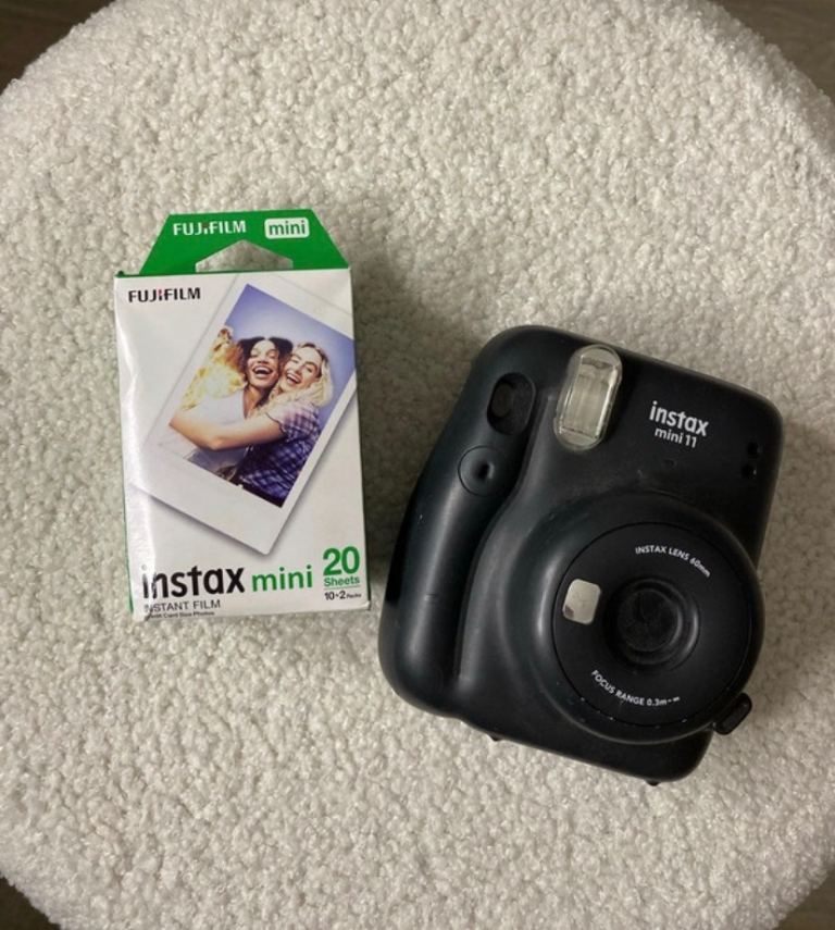 Fujifilm Instax Mini 11 Camera with Film – Good Condition