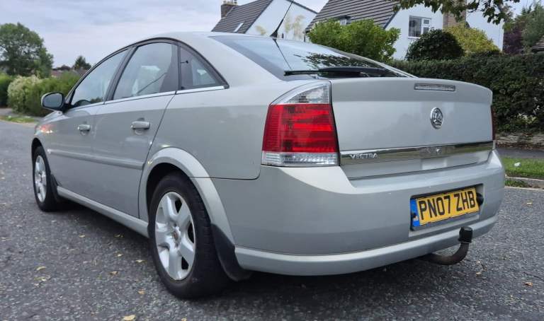 MOT: 21/10/2026. Owned since 2012. Low miles. Well cared for - 2007 Vauxhall Vectra Exclusiv 1.8
