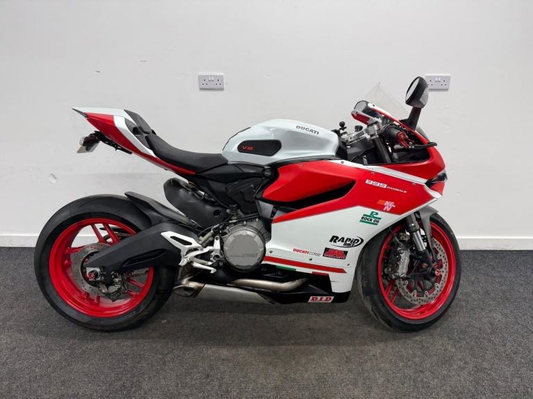 DUCATI 899 PANIGALE ** 12 MONTH MOT - TAIL TIDY - WARRANTY ** 