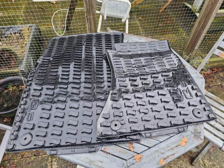 Genuine audi q5 rubber front mats