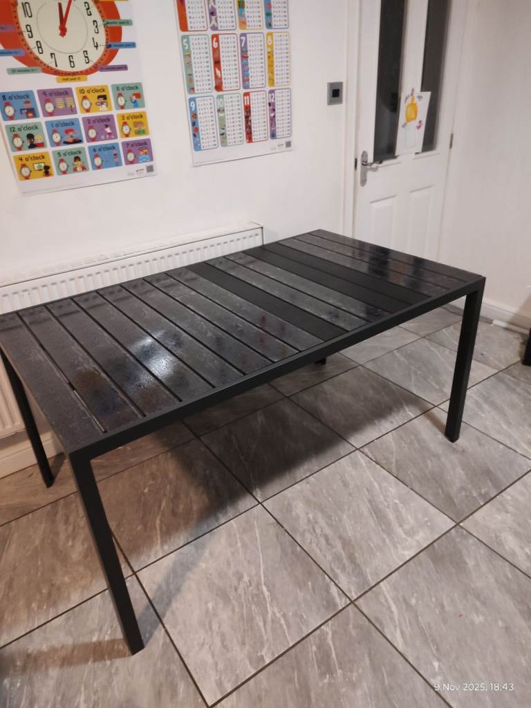 Outdoor Table - New - 15.05