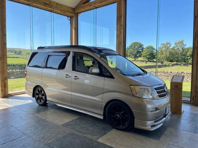 2004 Toyota Alphard Camper