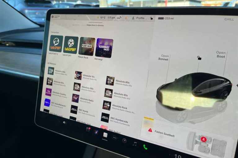 2022 Tesla Model 3 Standard Range Plus Saloon 4dr Electric Auto RWD (241 bhp) Saloon Electric Aut...