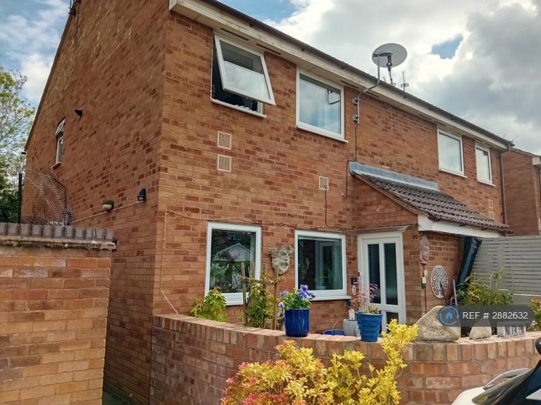 1 bedroom flat in Drew Crescent, Kenilworth, CV8 (1 bed) (#2882632)