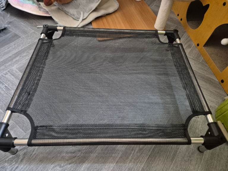 Free raised pet bed 