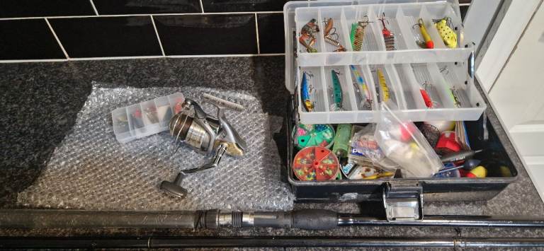 Shimano Sonara 4000FB Fishing Rod & Reel Combo with Tackle Box