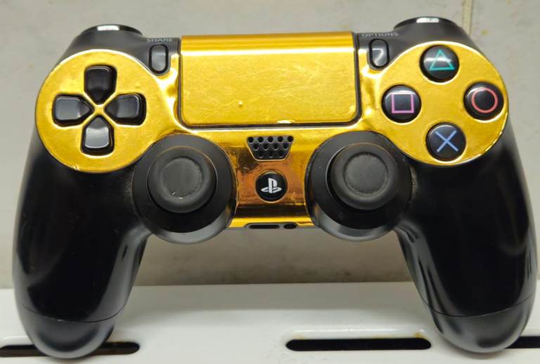 PS4 controller 