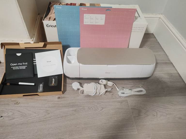 Cricut Maker Machine - As Good As New