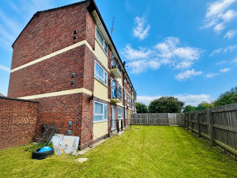 Stylish 4 bedroom flat featuring 1 twin room