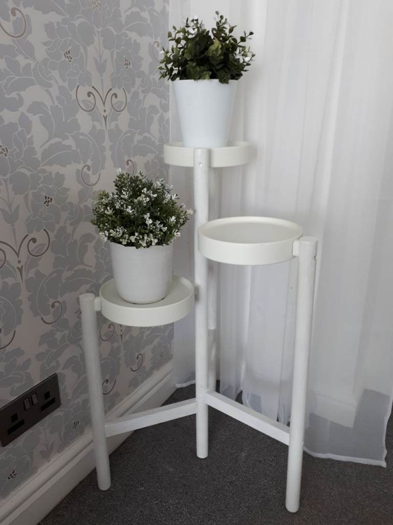 Ikea plant stand and 2 Artificial plants and pots