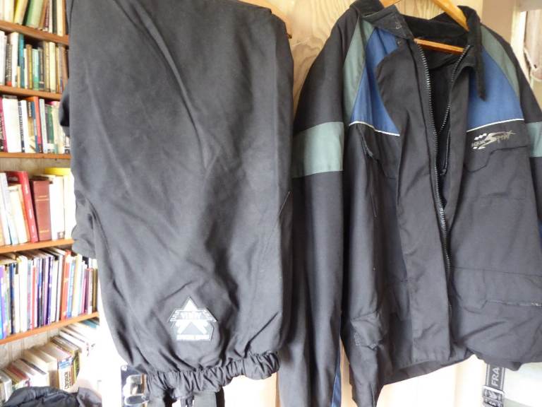  MOTORCYCLE. FRANK THOMAS MOTORCYCLE JACKET AND FULL TROUSERS 