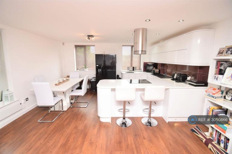 2 bedroom flat in Damside St, Lancaster, LA1 (2 bed) (#3050866)